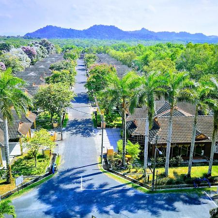 Rumbia Resort Villa Paka Esterno foto