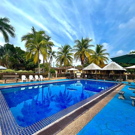 Rumbia Resort Villa Paka Esterno foto