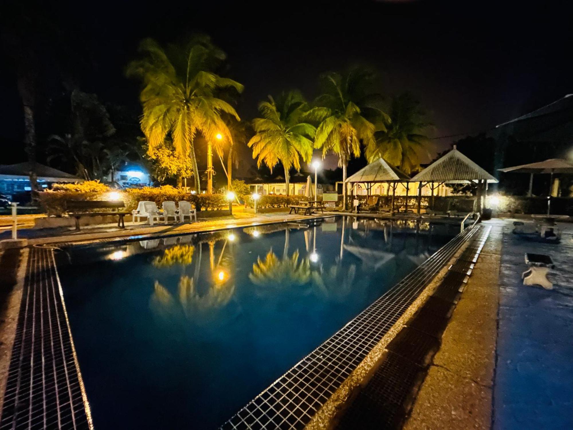 Rumbia Resort Villa Paka Esterno foto